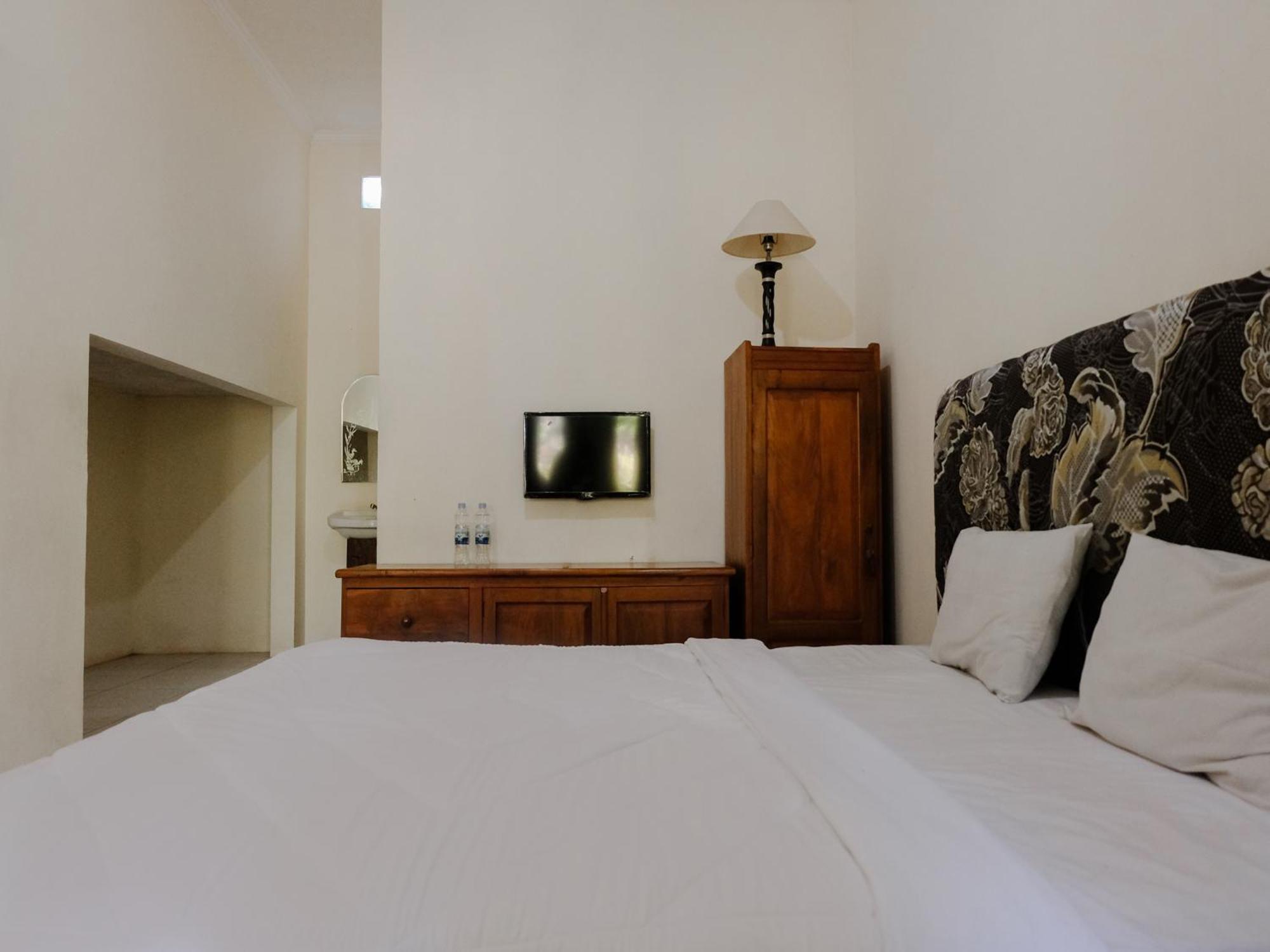 Hotel Mahkota Plengkung By Ecommerceloka Banyuwangi  Oda fotoğraf