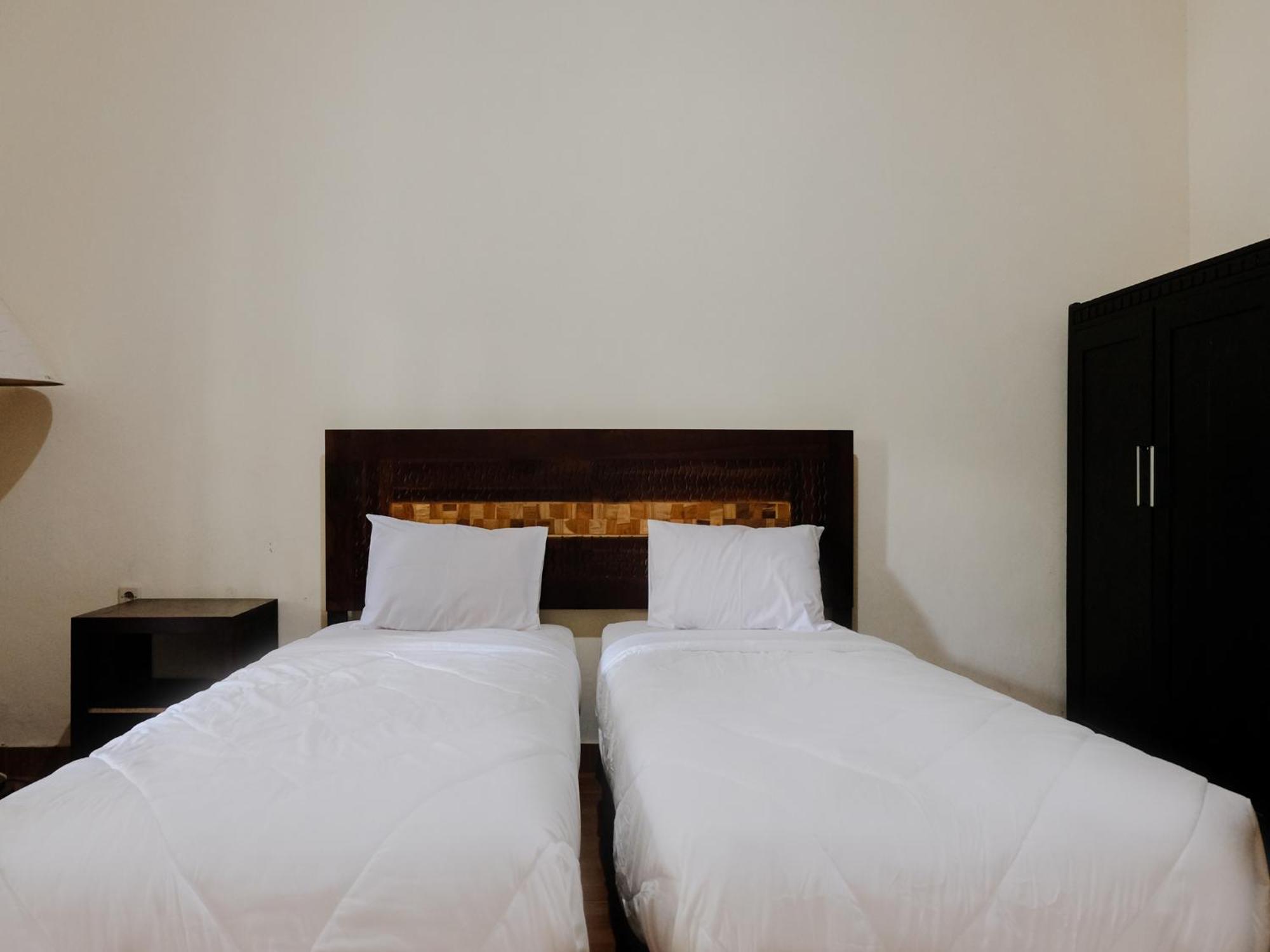 Hotel Mahkota Plengkung By Ecommerceloka Banyuwangi  Oda fotoğraf