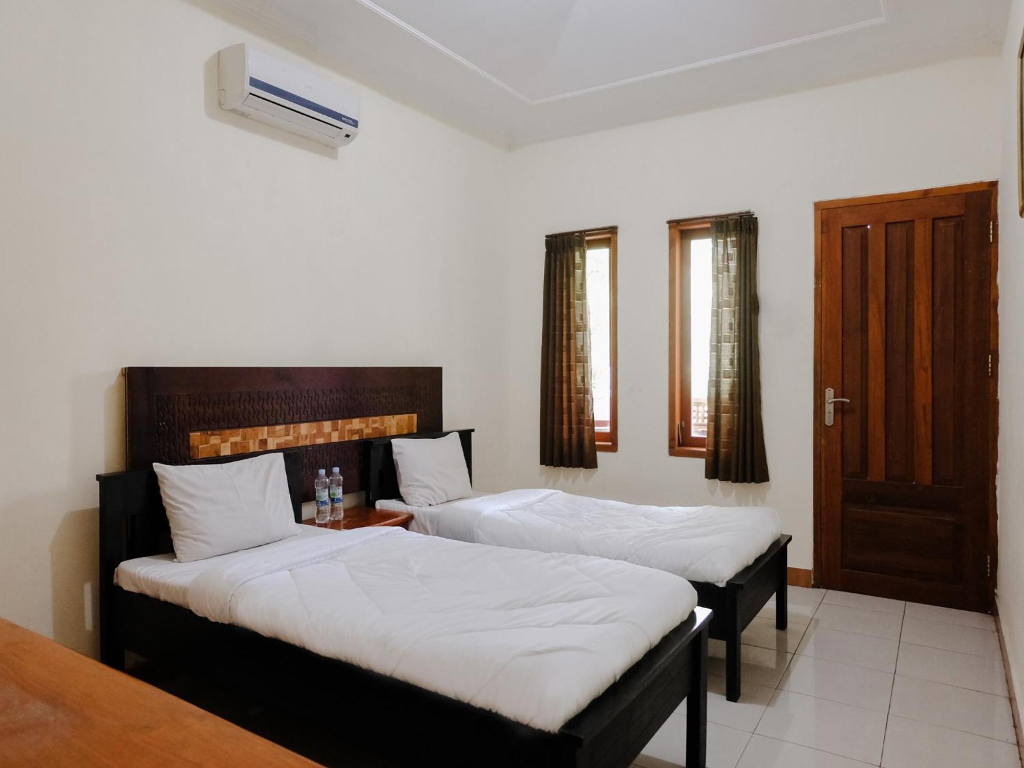Hotel Mahkota Plengkung By Ecommerceloka Banyuwangi  Oda fotoğraf