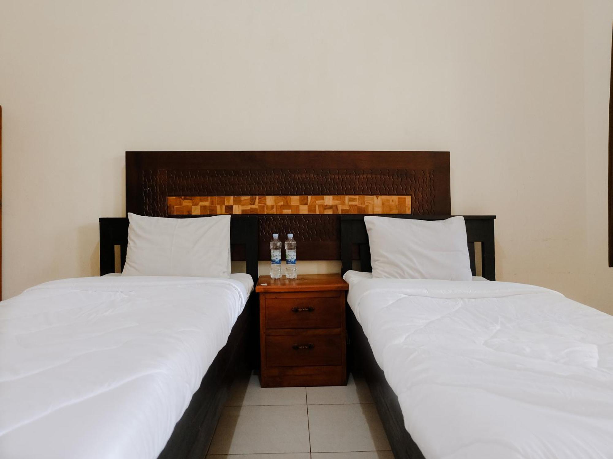 Hotel Mahkota Plengkung By Ecommerceloka Banyuwangi  Oda fotoğraf