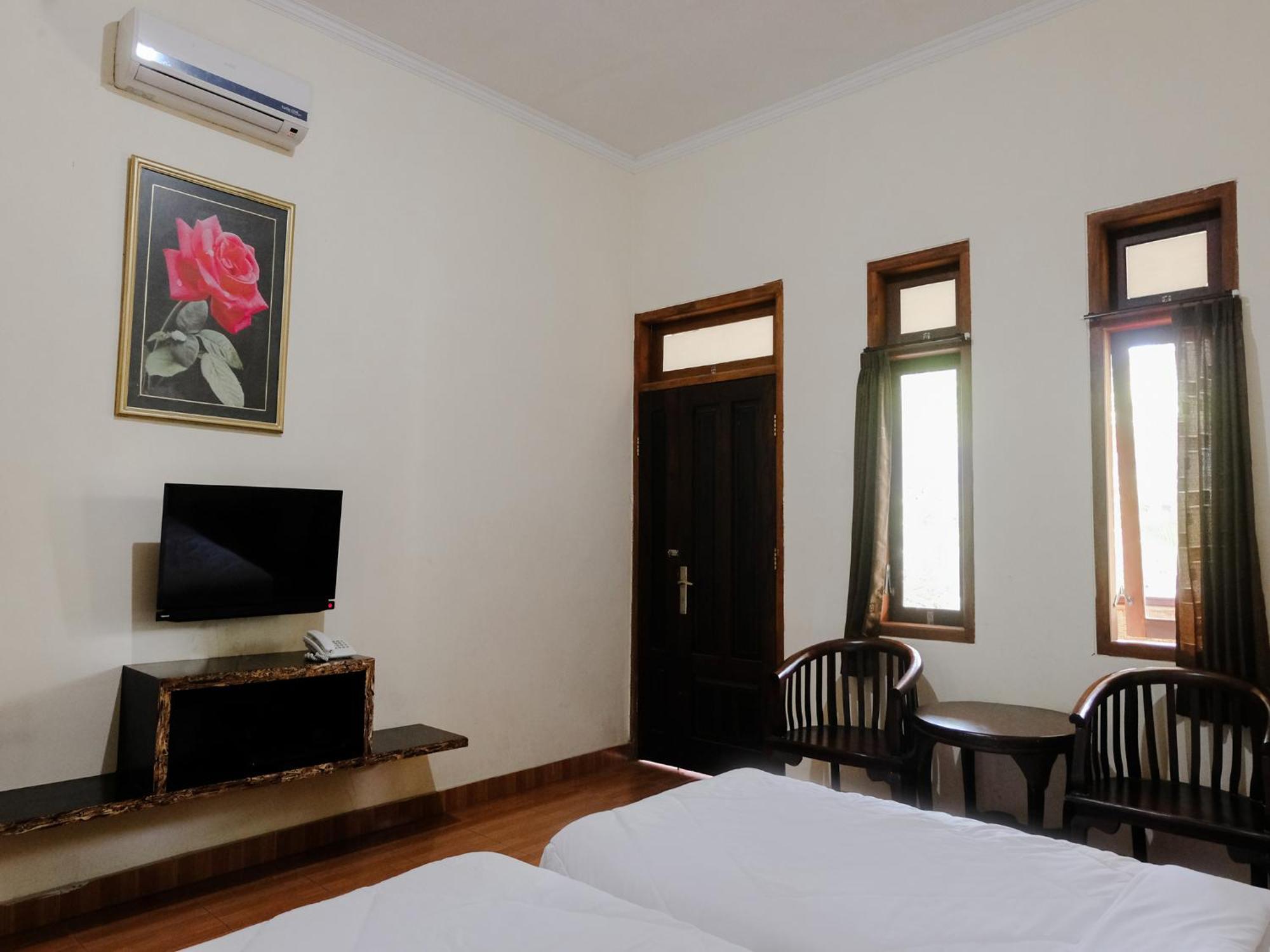 Hotel Mahkota Plengkung By Ecommerceloka Banyuwangi  Oda fotoğraf