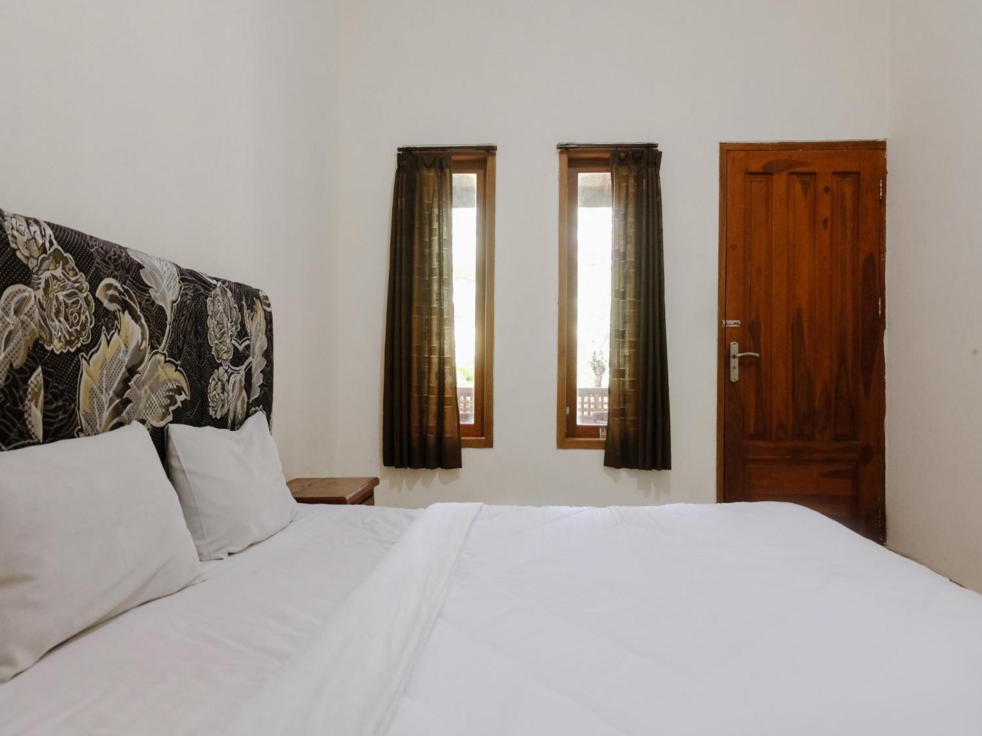 Hotel Mahkota Plengkung By Ecommerceloka Banyuwangi  Oda fotoğraf
