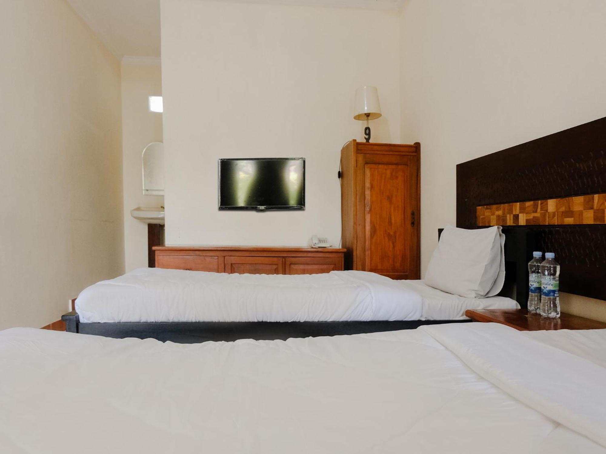 Hotel Mahkota Plengkung By Ecommerceloka Banyuwangi  Oda fotoğraf