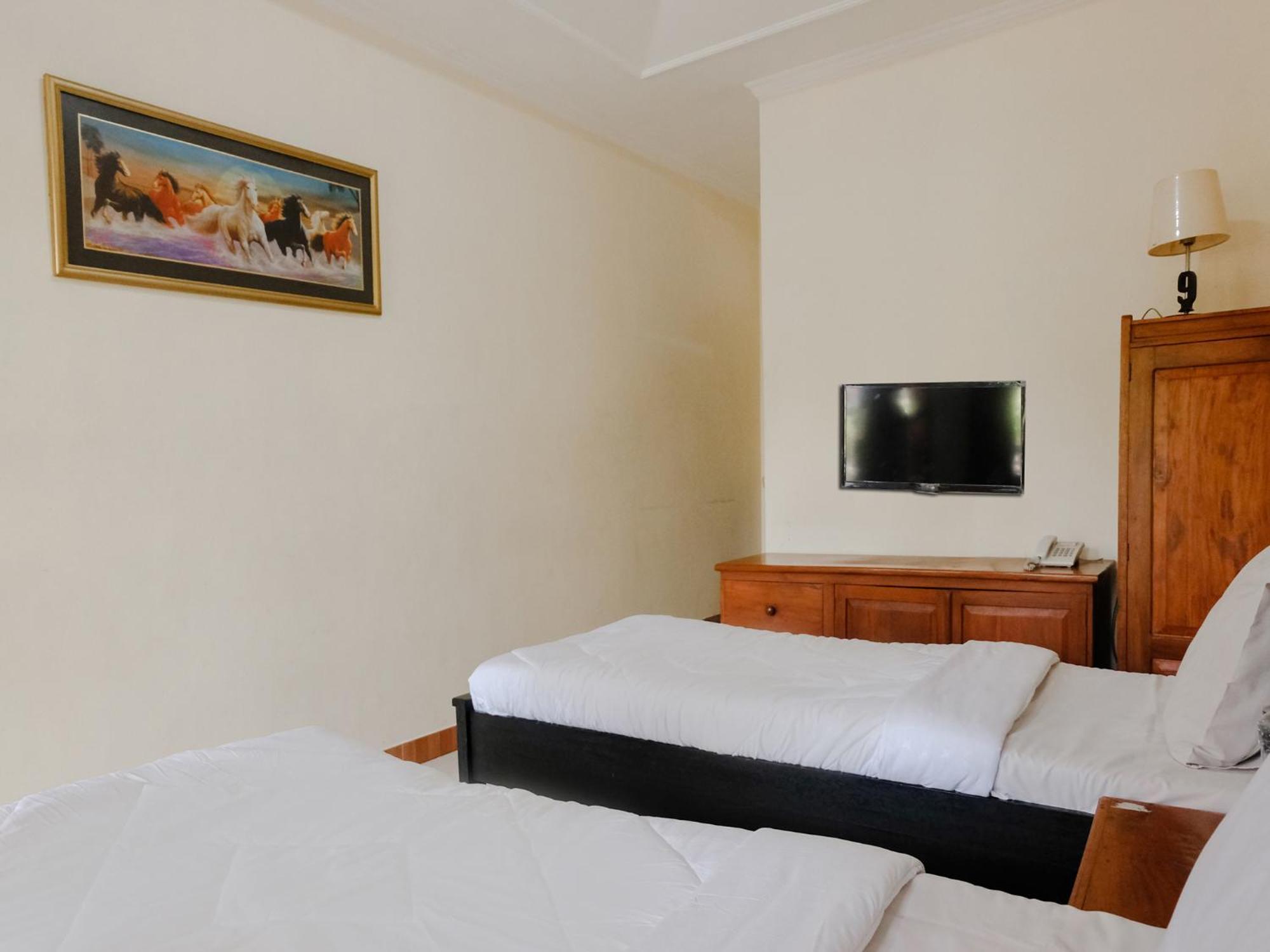 Hotel Mahkota Plengkung By Ecommerceloka Banyuwangi  Oda fotoğraf